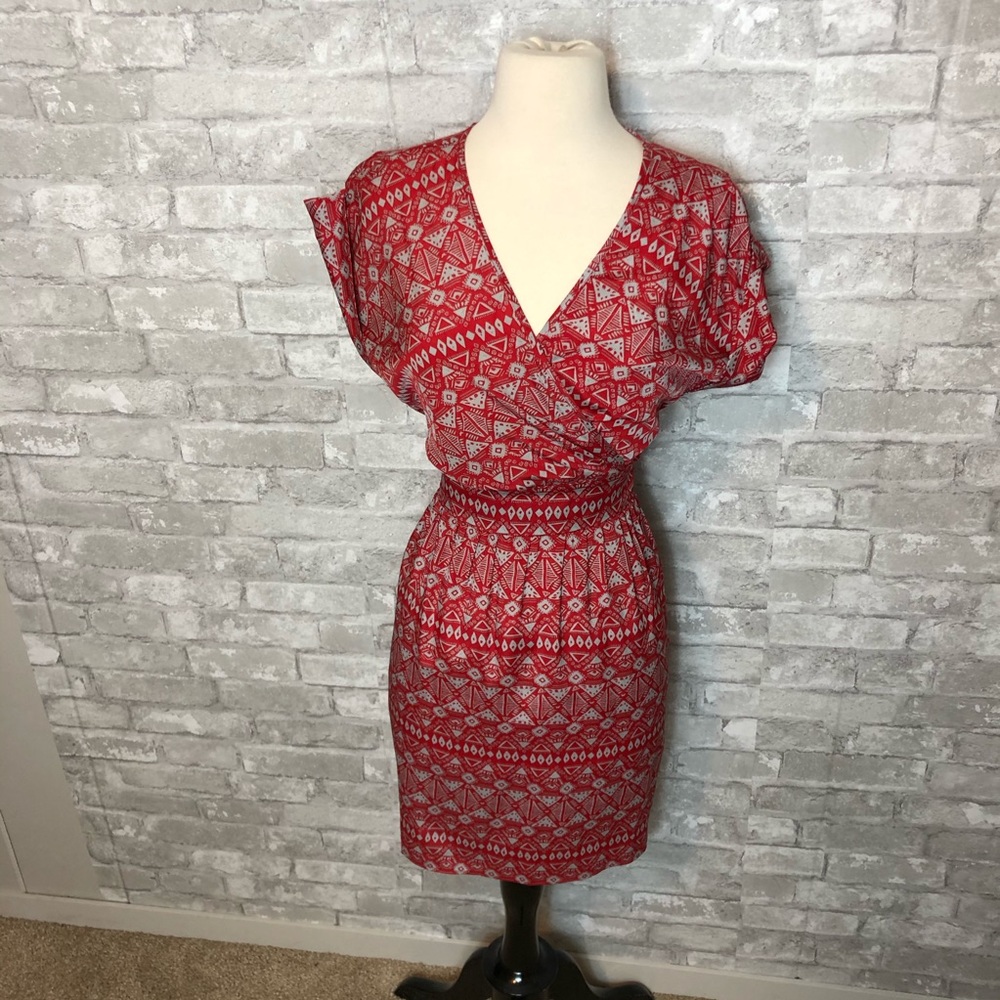 Size M Patterned Belted Dress
